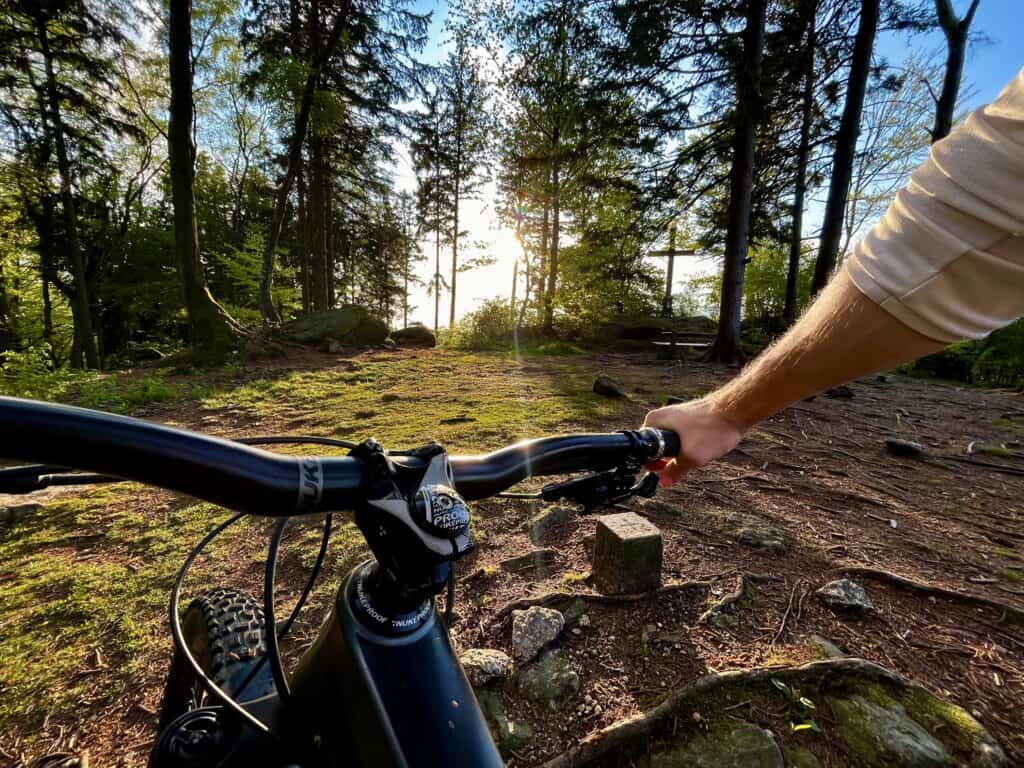 sunset on a mountain bike without gloves